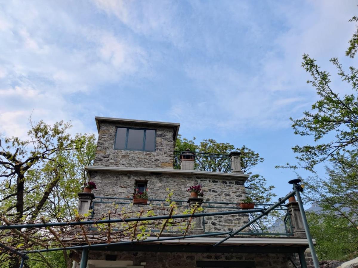 La Casetta Nel Bosco - Hot Tube And Sauna Lierna Ngoại thất bức ảnh