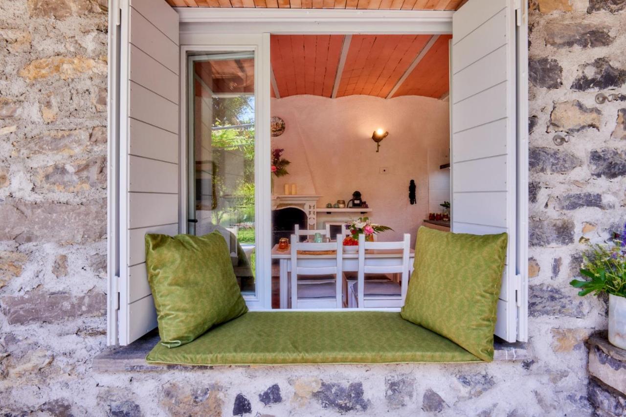 La Casetta Nel Bosco - Hot Tube And Sauna Lierna Ngoại thất bức ảnh